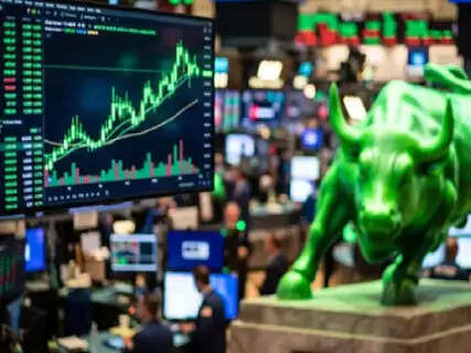 Multibagger Alert: This ₹9 Penny Stock Surges 208%, Backed by Ace Investor Sanjay Gupta