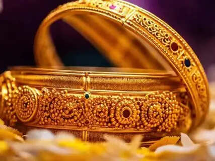 Gold Silver Rate Today: Gold down 26,789, silver 1.42 lakh cheaper