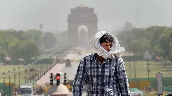Delhi Weather Update: Humid Sunday Awaits National Capital, Feels-Like Temp Nears 51°C as Monsoon Is Delayed