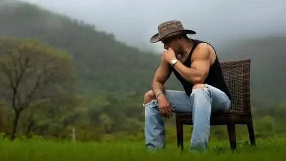 Salman Khan Sets Internet On Fire: Drops Rugged Ripped Look From War Epic 'Maatrubhumi' Following Censor Board Rumors