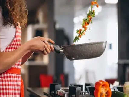 Even nutritious foods turn into unhealthy ones due to these 6 food safety mistakes that you may commit in the kitchen