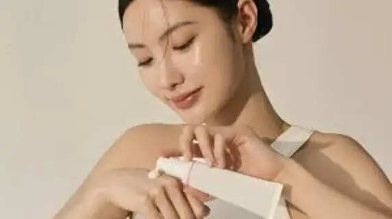 Get Korean Glass Skin at Home: The ₹5 Secret Ingredient for a Glowing Night Cream