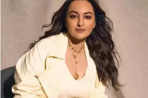 Sonakshi Sinha's Exit from Da-Bangg Tour Ignites Pregnancy Speculation