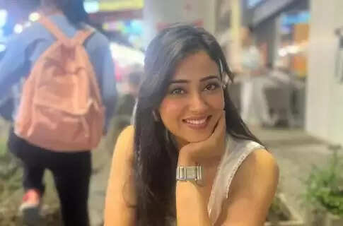 Check out the bold pictures of Shweta’s bralette and denim shorts shoot