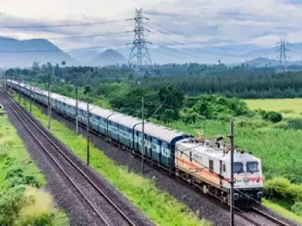 Mau-Kolkata Special Train Extended for 10 Extra Trips, Easing Travel Across Four States