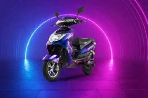 The Legend is Back How Kinetic Green is Quietly Taking Over Delhi’s Streets