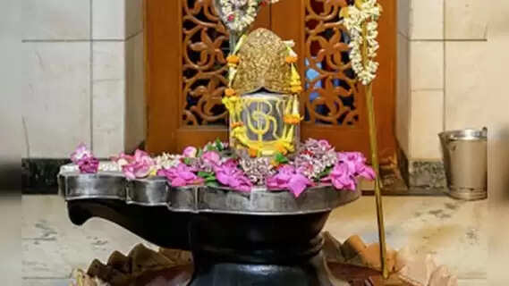 Erase Financial Woes: Auspicious Sawan Month Rituals to Invoke Prosperity