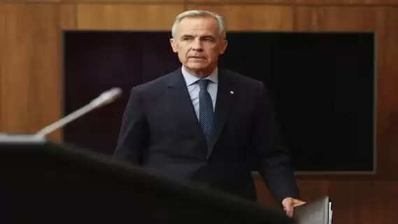 Trump, Carney Poised for Key Talks as US Slaps 35% Tariff on Canadian Goods