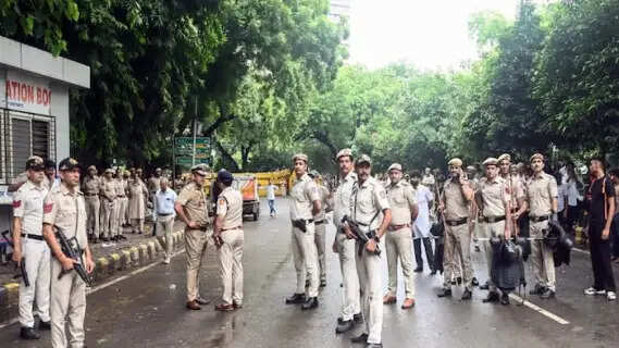 Delhi Police Crackdown: 480 Pakistan-Linked Handles Blocked for Spreading Fake News on Student Protests