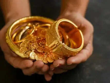 Fact-Checking Gold Ownership in India: Permissible Limits, Seizure Rules, and Tax Scrutiny Explained
