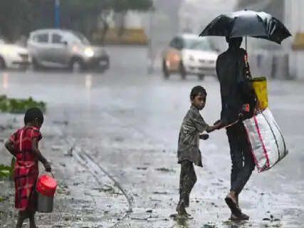 IMD Issues Heavy Rain and Storm Alert Across 15 States, Floods Disrupt Life in Himachal, Kerala, and Assam