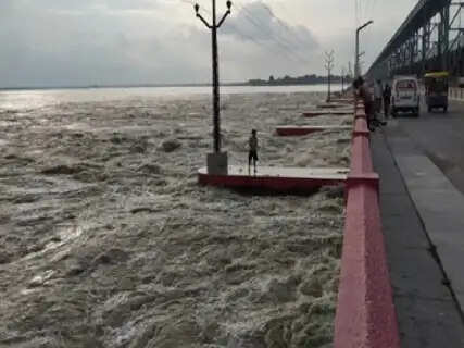 Kosi River Swells Rapidly As 26 Gates Opened At Supaul Barrage Amid Heavy Catchment Rains, Administration Issues Urgent Advisory