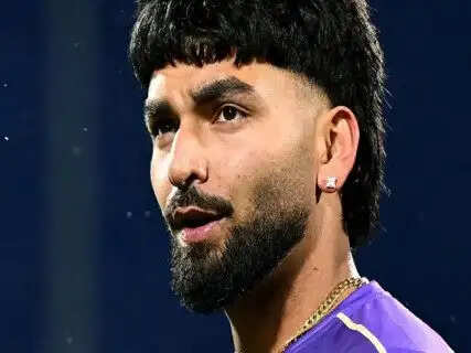All-rounder born in India gets into the Australian squad after Travis Head has pulled out from T20Is vs Bangladesh