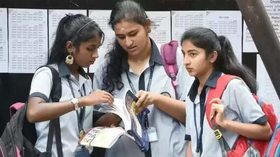 Schools Holiday: Yippee! School students gets 10 days holiday. Now it's official: DM's order issued.