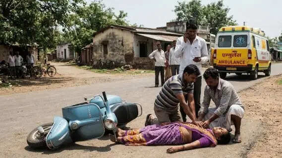 Good Intentions Gone Wrong: Bystanders Accidentally Break Unconscious Madhya Pradesh Teacher’s Ribs with Unnecessary CPR