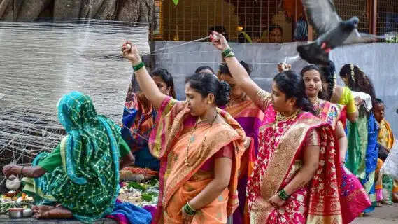 Vat Savitri Puja Mantra: Performing these mantras will make the Vat Savitri puja complete, here are the foods to consume