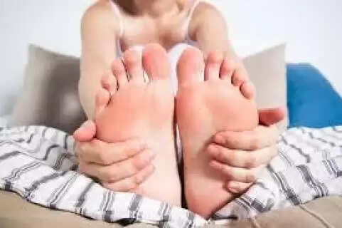 Essential Health Tips to Combat Numbness and Stinging Pain During Winter