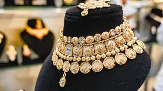 Gold & Silver Rates Soar: MCX Gold Crosses ₹1.42 Lakh as Geopolitical Tensions Surge