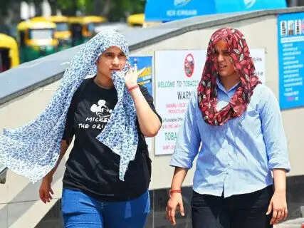 IMD Issues Strict 5-Day Severe Heatwave Alert for Multiple Districts in Chhattisgarh