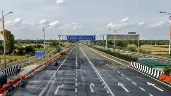 Gorakhpur Link Expressway Toll Plaza is Now Operational; Commuters Face New Charges via Cash or FASTag