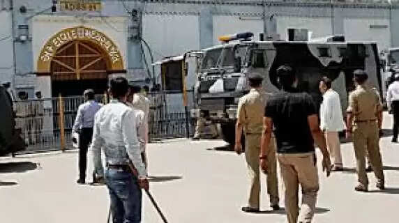 Explosive Allegations: Gujarat Police Probe Hawala Funds Linked to AAP Ahead of Crucial Elections