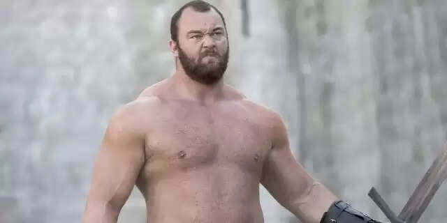 The Mountain Smashes Strongman World Record: Hafpor Julius lifted over three times my bodyweight