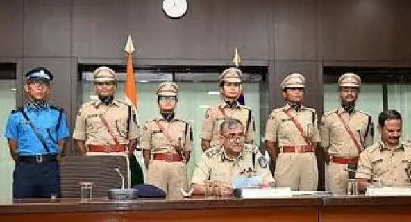 The Big Shake-Up Why Gujarat Just Moved 37 Top IPS Officers in One Night