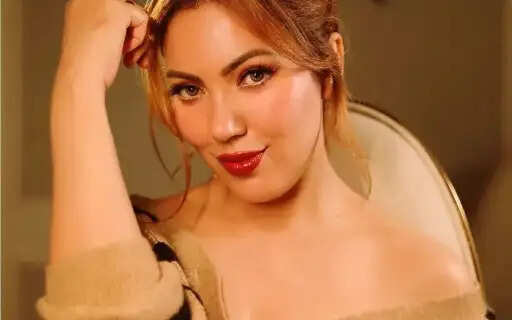 Babita Ji's Independent Vibe: Munmun Dutta Embraces the Solo Travel Life