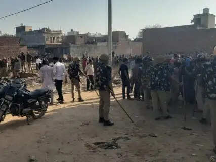Holi Violence in Aligarh Stone Pelting and Firing Leave Two Residents and a Sub-Inspector Injured