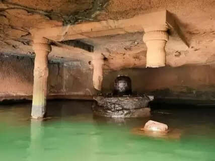 Newton's law does not work on this temple, the entire temple rests on a single pillar
