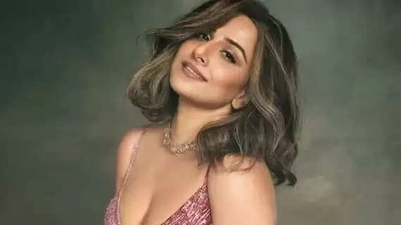 Vidya Balan's 46-Year-Old Natural Radiance Wins Over Fans, Celebrated Over Botox