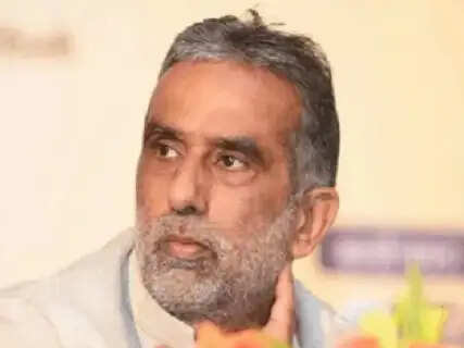 Union Minister Krishan Pal Gurjar Secures Offline Approval System for Stilt+4 Buildings Amid Portal Shutdowns
