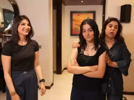 Bollywood Funny Moments : The Day a 13-Year-Old Asked Director Farah Khan for a Retake
