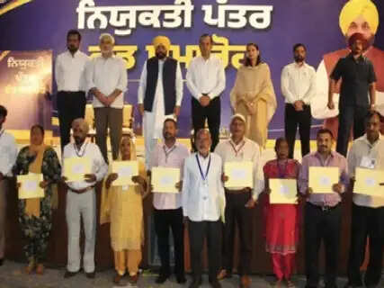 Punjab CM Bhagwant Mann Hands Out Appointment Letters, Pledges Total Transparency in Recruitment