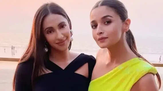 Bridesmaid Duty: Alia Bhatt’s Viral Chooda Ritual Moment Captures Hearts at Akansha Ranjan’s Wedding