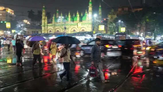 IMD Issues Severe Weather Warning: Yellow Alert for Mumbai, Pune Ghats, and Flash Flood Orange Alert for Himachal Pradesh