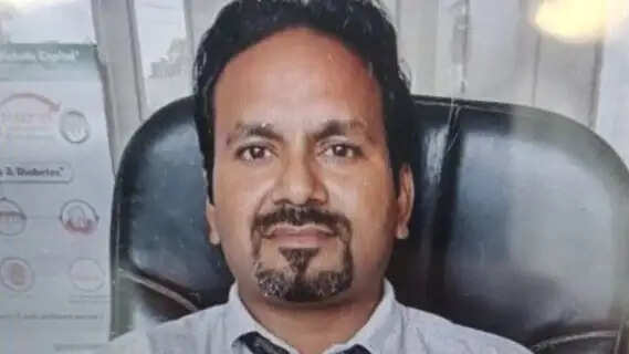 High-voltage drama in the middle of the road and then: Dental surgeon jumps into canal in front of his wife, body found 17 km away, sensation in Faridabad