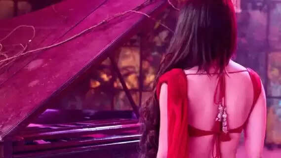 Shraddha Kapoor: From Bollywood Villain’s Daughter to Social Media Queen