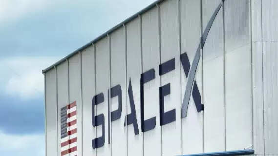 SpaceX Launches Starlink Satellites from Vandenberg as Weekend Liftoffs Continue