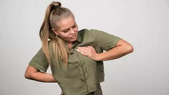 This is the first symptom that appears in the body as soon as breast cancer occurs, first check yourself and then consult a doctor without delay