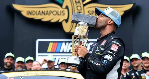 Larson Conquers Indianapolis for Back-to-Back Brickyard 400 Crown