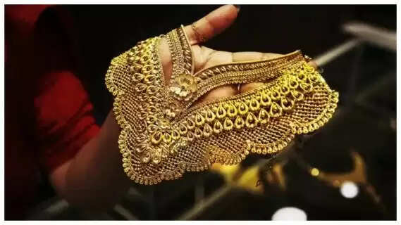 Gold Eyes Rs1 Lakh Mark by Year-End: Key Factors Driving Bullion Prices