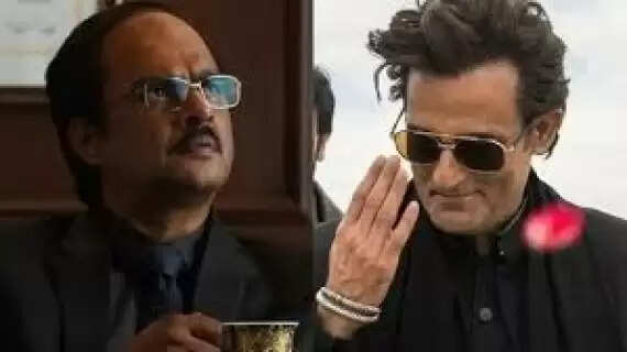 R Madhavan Reacts To Funny Meme Comparing His Look With Akshaye Khanna