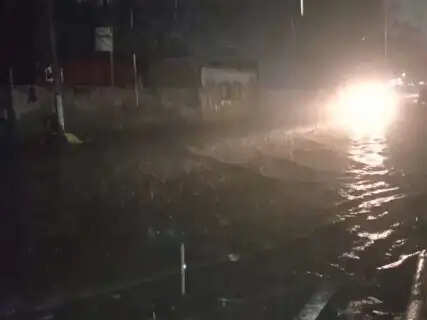 Delhi Weather Update: Intense Monsoon Downpour Triggers IMD Orange Alert Amid Widespread Waterlogging
