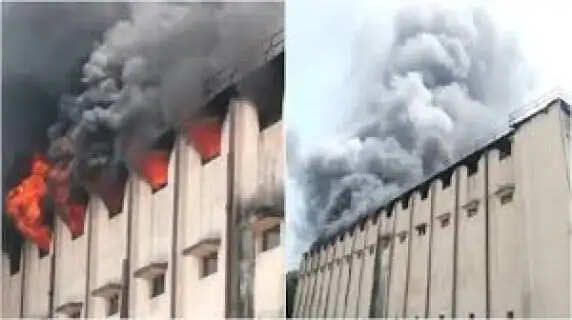 Massive Fire Erupts at Nylon Factory in Surat ,Firefighters Battle Intense Blaze; Latest Updates