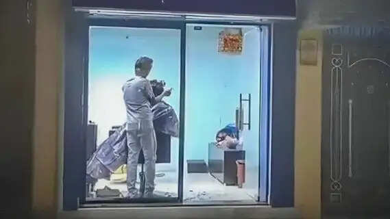 Signboard Gone: SBI Finally Acts on the Mysterious ATM Barber Shop in Danapur